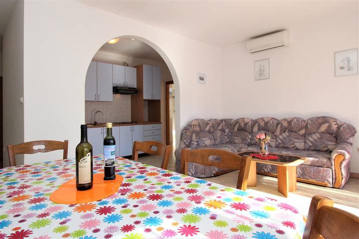 Apartament wakacyjny dla 6 osób, z balkon/ taras w Baska