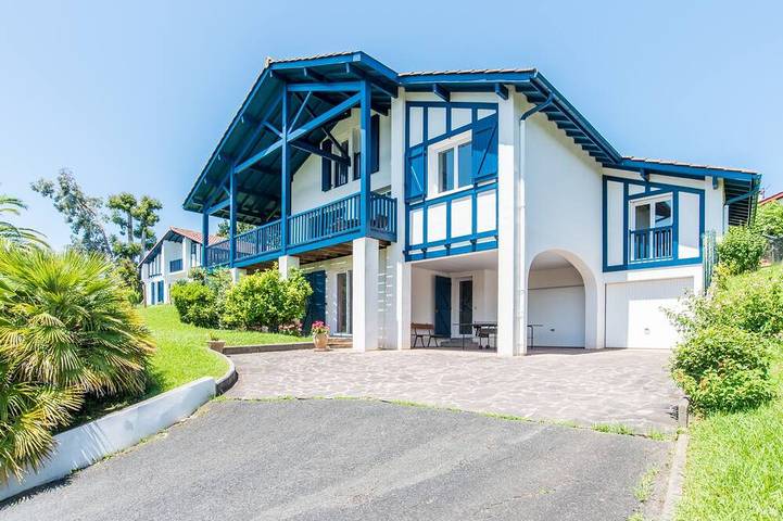 Villa pour 12 personnes, avec Terrasse et Jardin à Ciboure