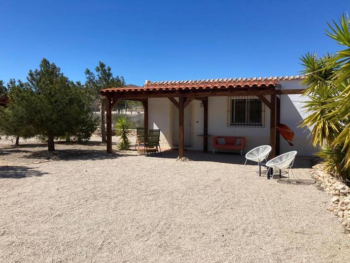 Apartamento para 2 personas, con Terraza y Jardín además de Piscina y Vistas en Abanilla