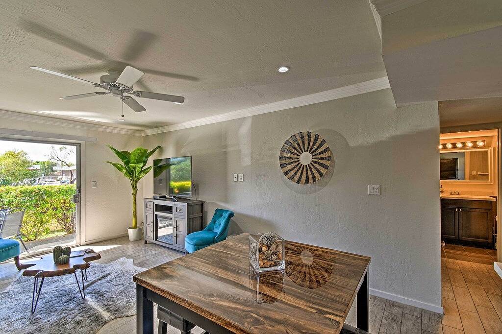 Ganze Wohnung, Walk to Fashion Square: Condo w/ Pool Access! in Camelback Mountain, Scottsdale