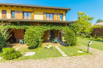 Ferienhaus für 6 Personen, mit Garten und Pool in Bibione