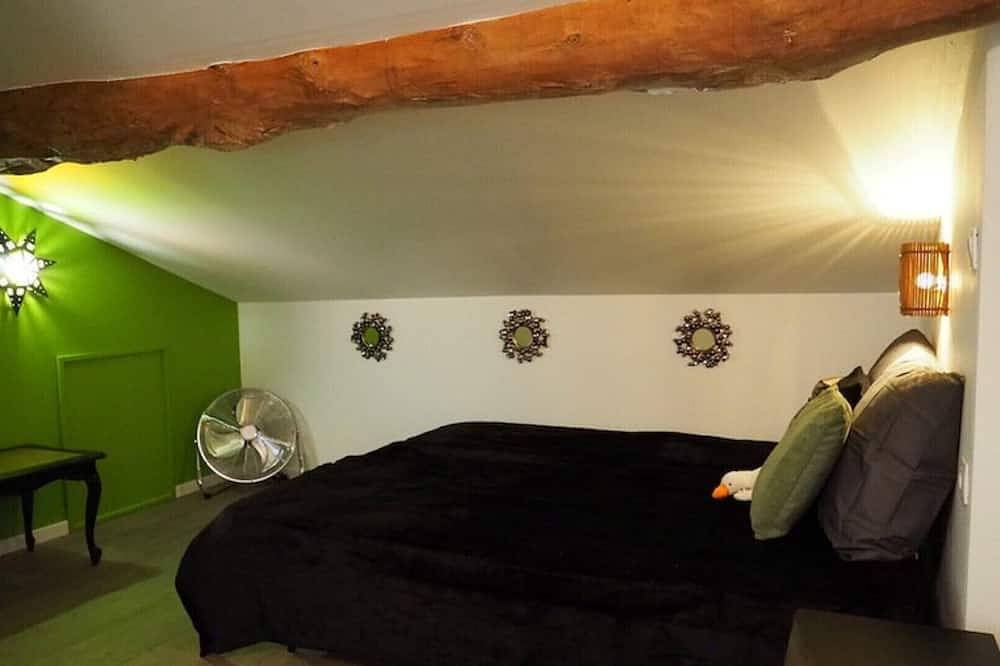 Appartement entier, Gîte Romarin | Domaine du Cammazet | Gîtes & Lodges | Piscine | Confort | Nature in Lapenne, Ariège