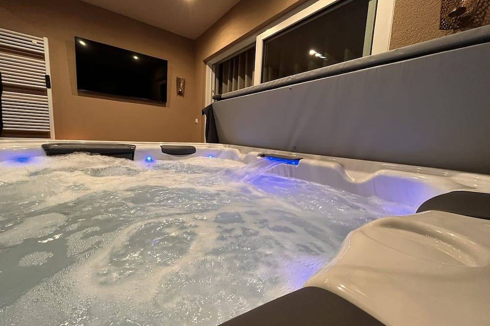 Ganze Wohnung, Garten/Whirlpool/Kombisauna große Küche, Regendusche.\nsehr modern in Habscheid, Eifelkreis Bitburg-Prüm