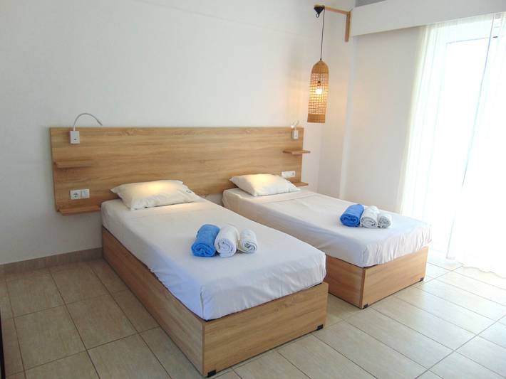 Gîte pour 2 personnes, avec balcon ainsi que piscine et jardin à Faliráki - 2