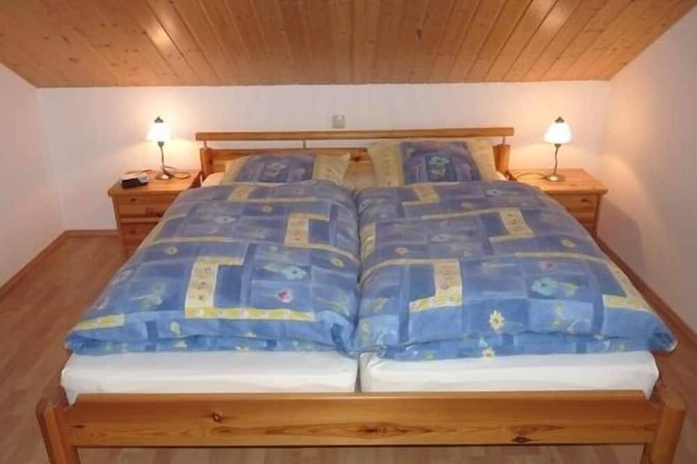 Freistehendes Ferienhaus in Zislow am See mit Sauna und Kaminofen in Zislow, Plauer See