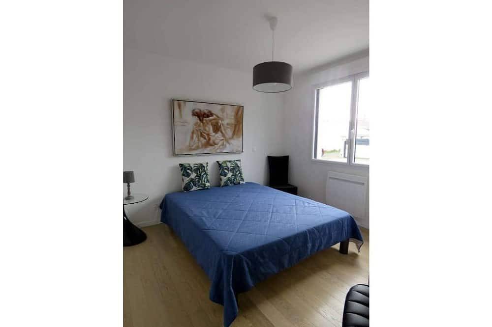 Maison Chaleureuse Cité en Centre Ville a 15 Minute de la Plage in Jard-sur-Mer, Vandea
