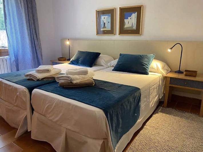 Casa rural para 16 personas, con Balcón y Jacuzzi además de Terraza y Jardín en Santa Eugenia - 3