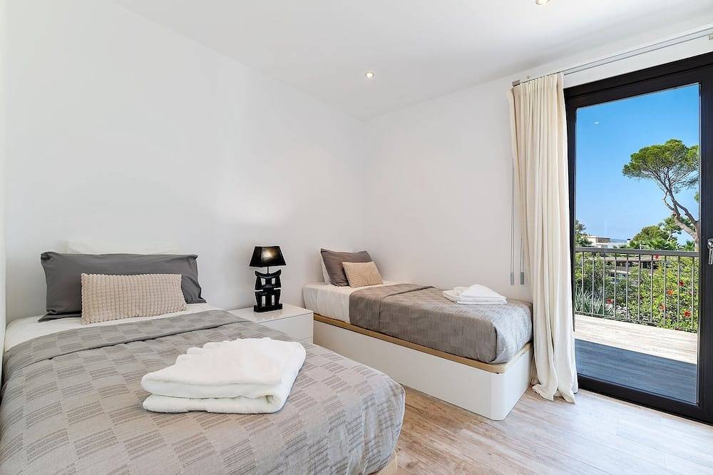 Luxury Private Holiday Villa with Private Pool, Mallorca Villa 1050 in Portals Nous, Calvià