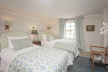 Log Cabin for 5 People in Bath, The Cotswolds, Photo 4