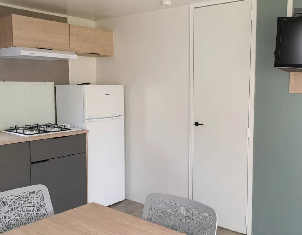 Zecamping 4* piscine chauffée mobil-home Tv Bbq 24m2 in Secondigny, Deux-Sèvres