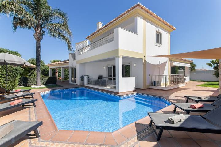 Chalet para 10 personas, con Balcón y Jardín