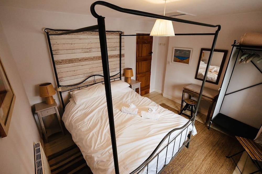 Traditional Cornish Cottage - Centre Of Portscatho in Portscatho, Cornwall