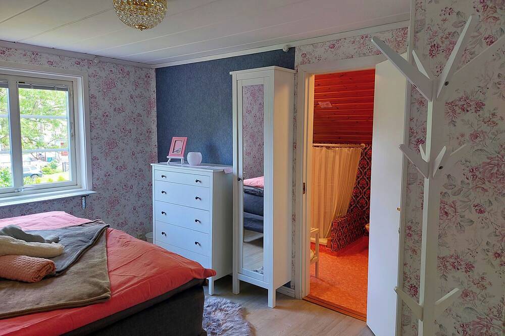 Family House Near Tiveden National Park with fireplace, piano, big property in Finnerödja distrikt, Laxa