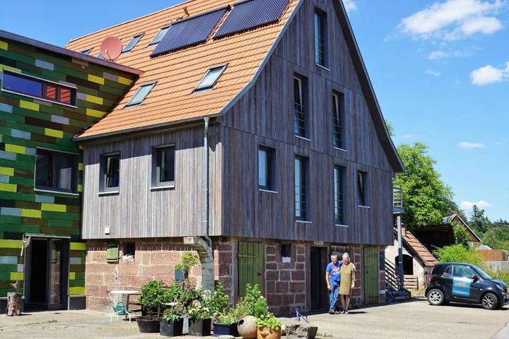 Ferienwohnung für 2 Personen, mit Terrasse und Garten sowie Ausblick in Bad Liebenzell