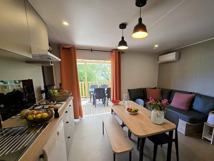 Mobil home pour 6 personnes, avec bassin pour enfant dans Garde-Colombe - 4