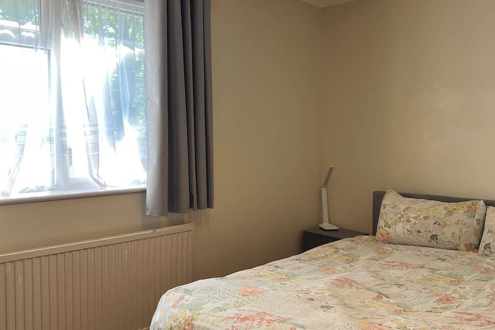 Spacious Home from Home! Perfect for Farnborough Airshow. in Rushmoor, Hampshire