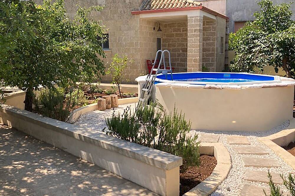 Dimora Cavalieri charming house con piscina giardino a  3km da Castro Salento in Andrano, Provincia di Lecce