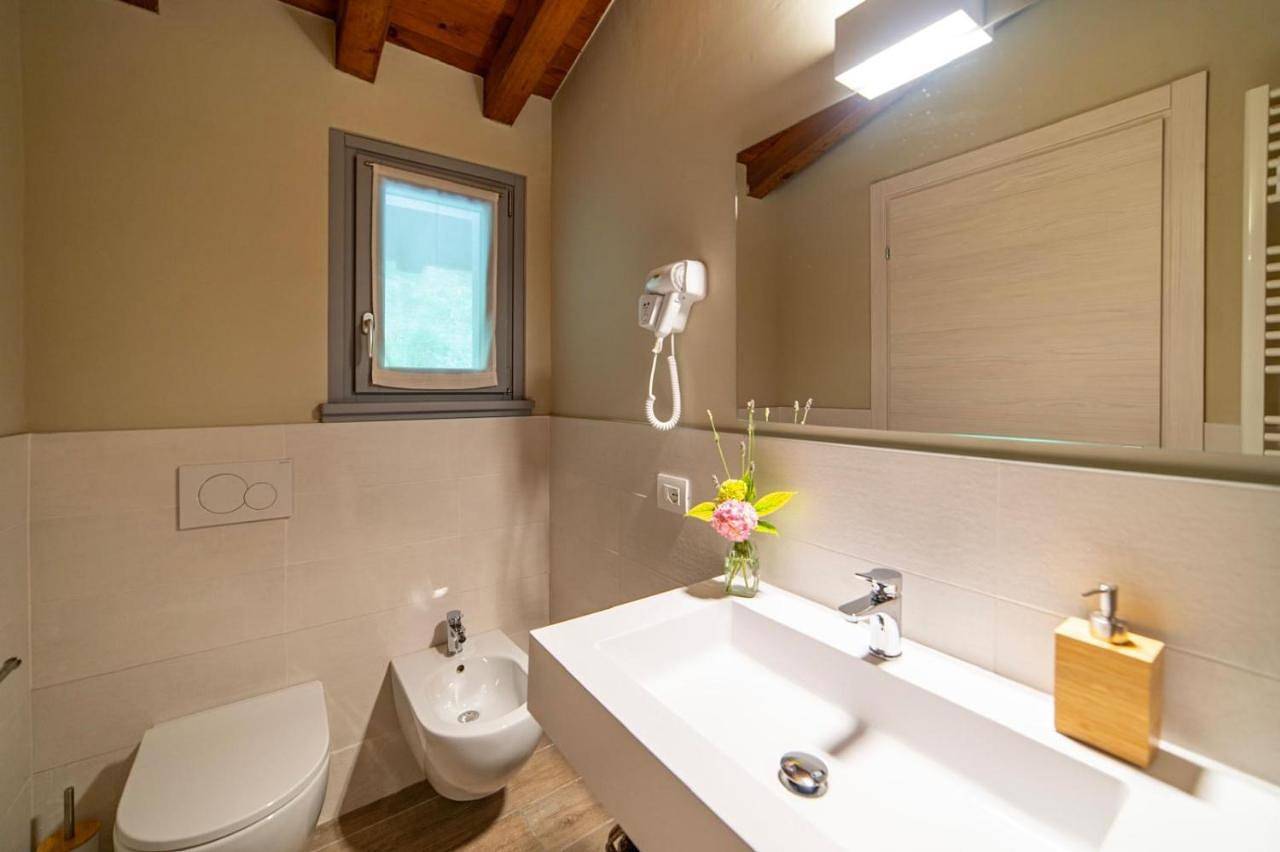 Geheel appartement, Agriturismo Cascina Carai in Marone, Gemeente Marone
