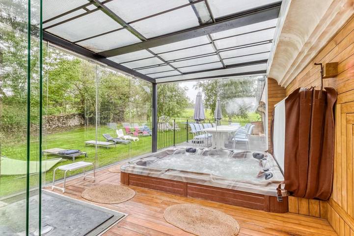 Location de vacances pour 6 personnes, avec jacuzzi ainsi que jardin et sauna, animaux acceptés à Chierry - 2