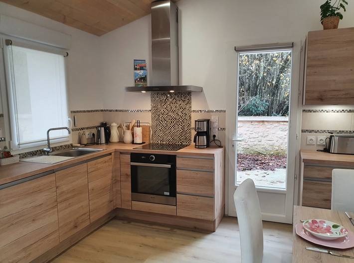 Gîte pour 6 personnes, avec jardin ainsi que piscine et terrasse, animaux acceptés à Vienne (France) - 4