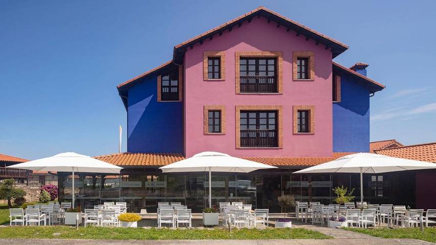 Hotel para 3 personas, con terraza y jardín en Muros de Nalón - 2