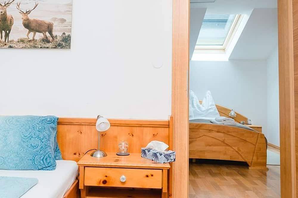 Ganze Wohnung, Buamawohnung - Gästehaus Kerschbaumer in Sankt Lorenz, Mondsee & Irrsee