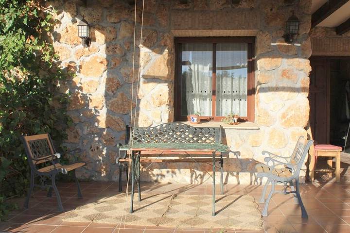 Casa de vacaciones para 12 personas, con piscina además de jardín y vistas, Se admiten mascotas en Provincia de Guadalajara - 4