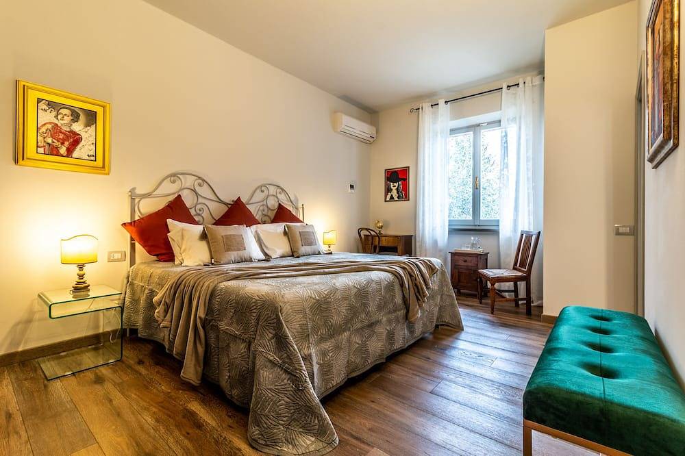 Villa Siena is 4 km from Siena 10Pax Ac, Pool & Spa total privacy. in Siena, Siena Province