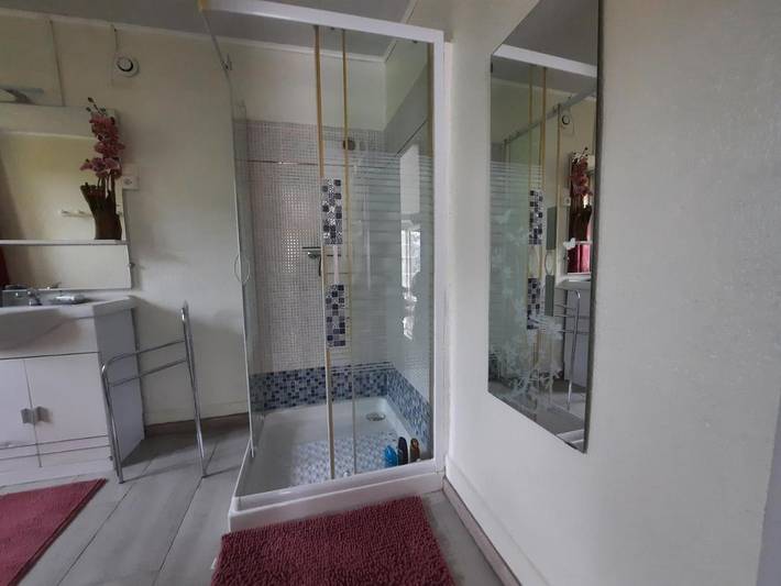 Gîte pour 2 personnes, avec terrasse ainsi que jardin et vue à Viviez - 4