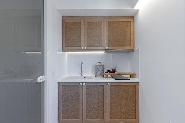 Gîte pour 2 personnes, avec piscine ainsi que balcon et vue dans Adamas - 2