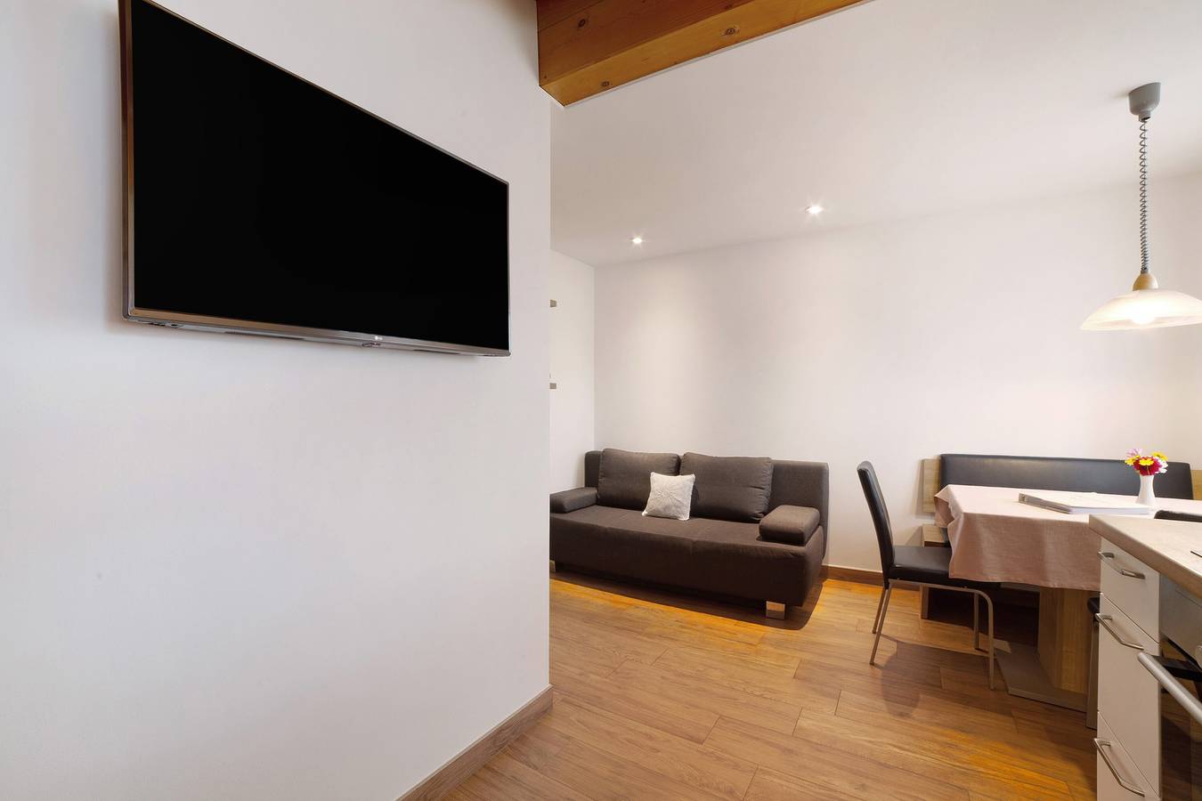 Appartement 'Ausergrubhof Wohnung Naturns' met uitzicht op de bergen, gedeelde tuin en Wi-Fi, foto 8