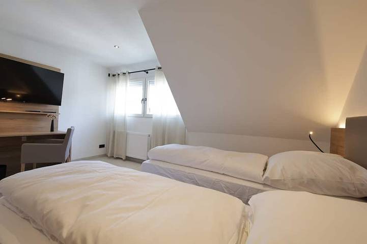 Appartement entier, 4-Star Business Apartment in Remscheid | 3 Bedrooms | Parking | Wi-Fi in Remscheid, Bergisches Land