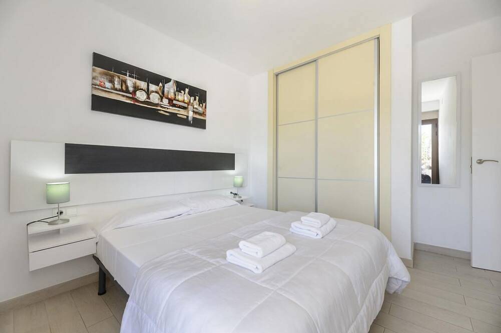 Ganze Wohnung, Esmeralda apartment in Ibiza!!! 102 in Playa d'en Bossa, Ibiza Stadt