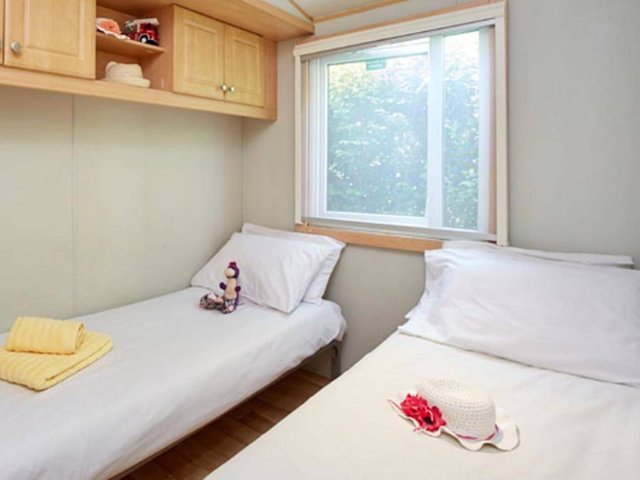 Brioni Sunny Camping - Stacaravan 6 personen - Klassiek | 3 slaapkamers | 6 pers | Verhoogd terras | Airconditioning in Stinjan, Zuidkust Istrië