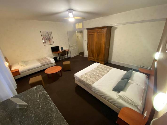 Hôtel pour 4 personnes, avec vue à Lons-le-Saunier - 3