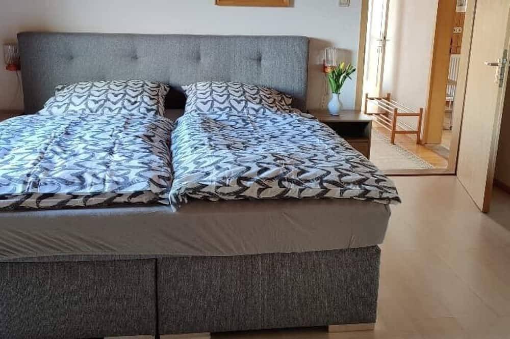 Ganze Wohnung, Ferienwohnung mit Terrasse in Perlesreut, Ostbayern