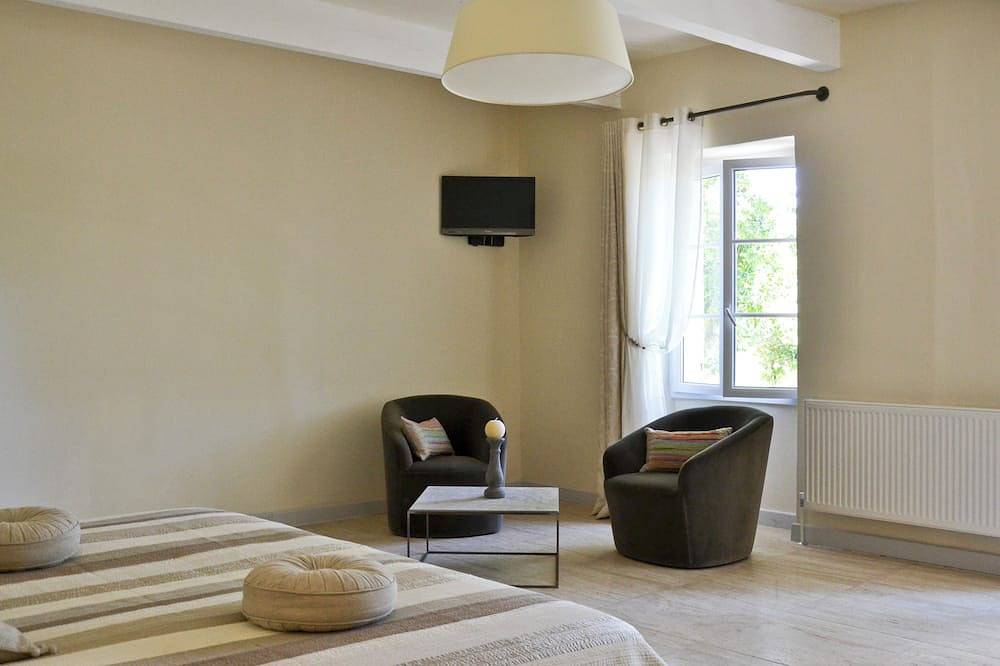 Mas Le 7  - Octavie- 2  (Tarif de base) à 4 personnes in Saint-Andiol, Région d'Arles