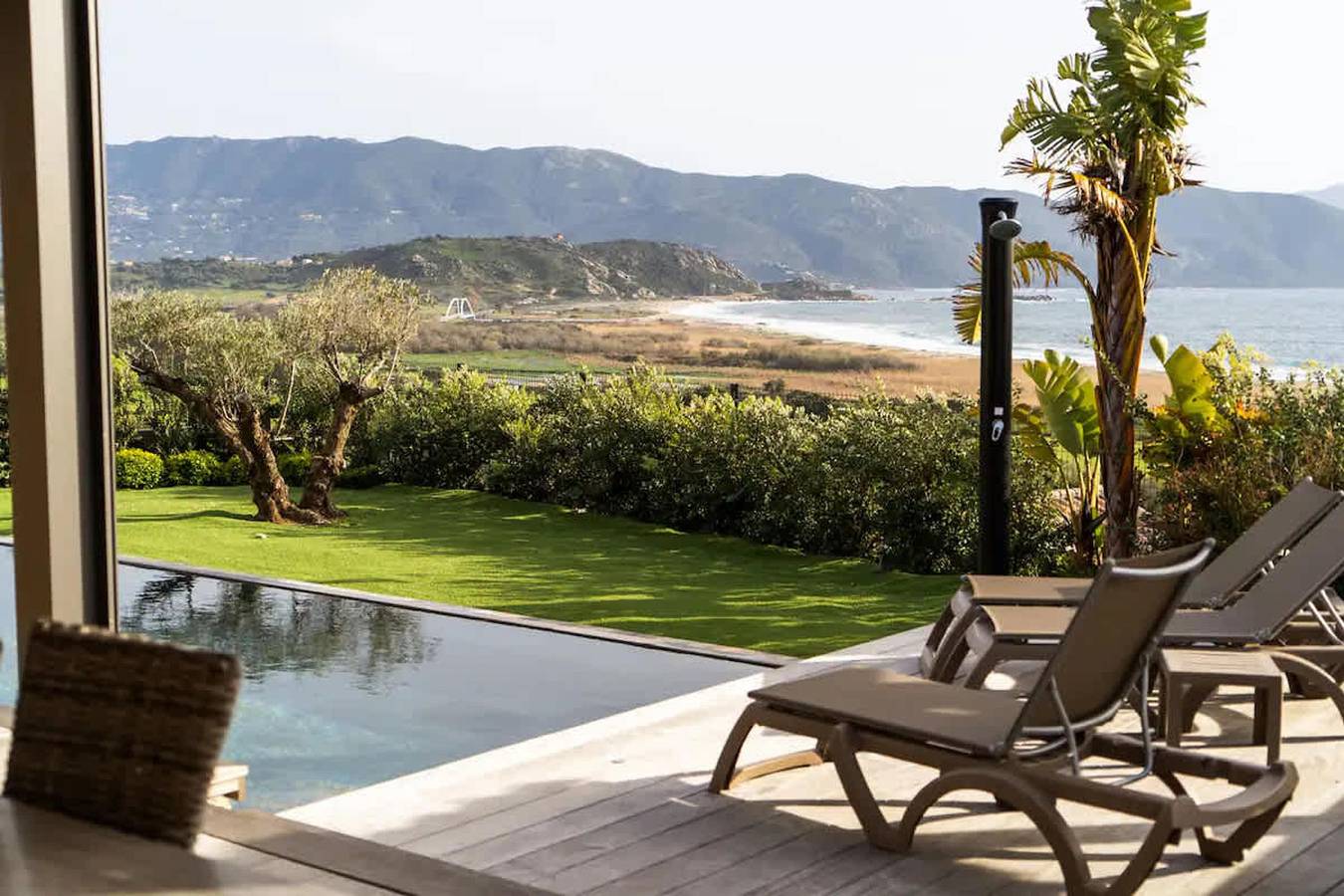 Villa Riposu Jacuzzi Pool Beach Access on Foot in Sagone, Coggia