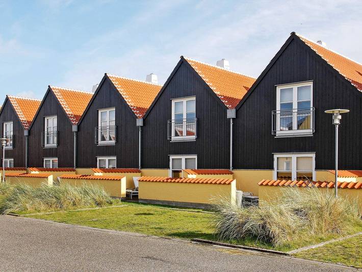 Ferieleilighet for 6 personer, med Terrasse og Badebasseng i tillegg til Sauna i Skagen