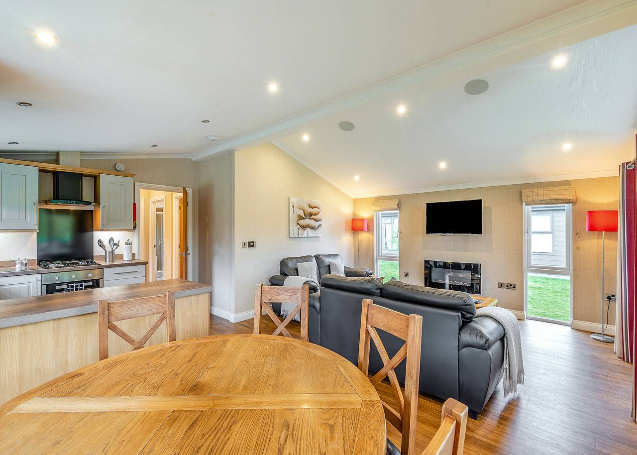 Lakeside 2 Pet Friendly in Stixwould and Woodhall, Lincolnshire