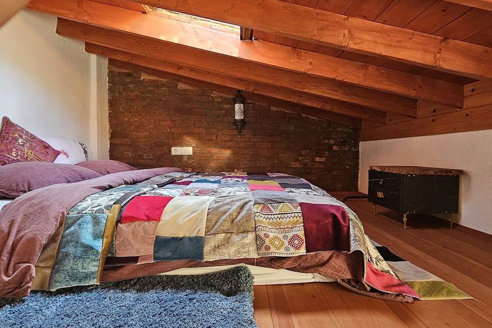 Birgi Mai Siyah Konak; Osmanlı döneminden kalma bağımsız girişli evler. in Provinz Izmir