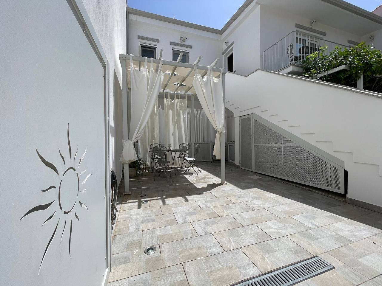 Entire apartment, Pet-Friendly Apartment 'La Casa dei Naviganti' with Courtyard and Wi-Fi in Crabonaxa/Villasimius, Villasimius