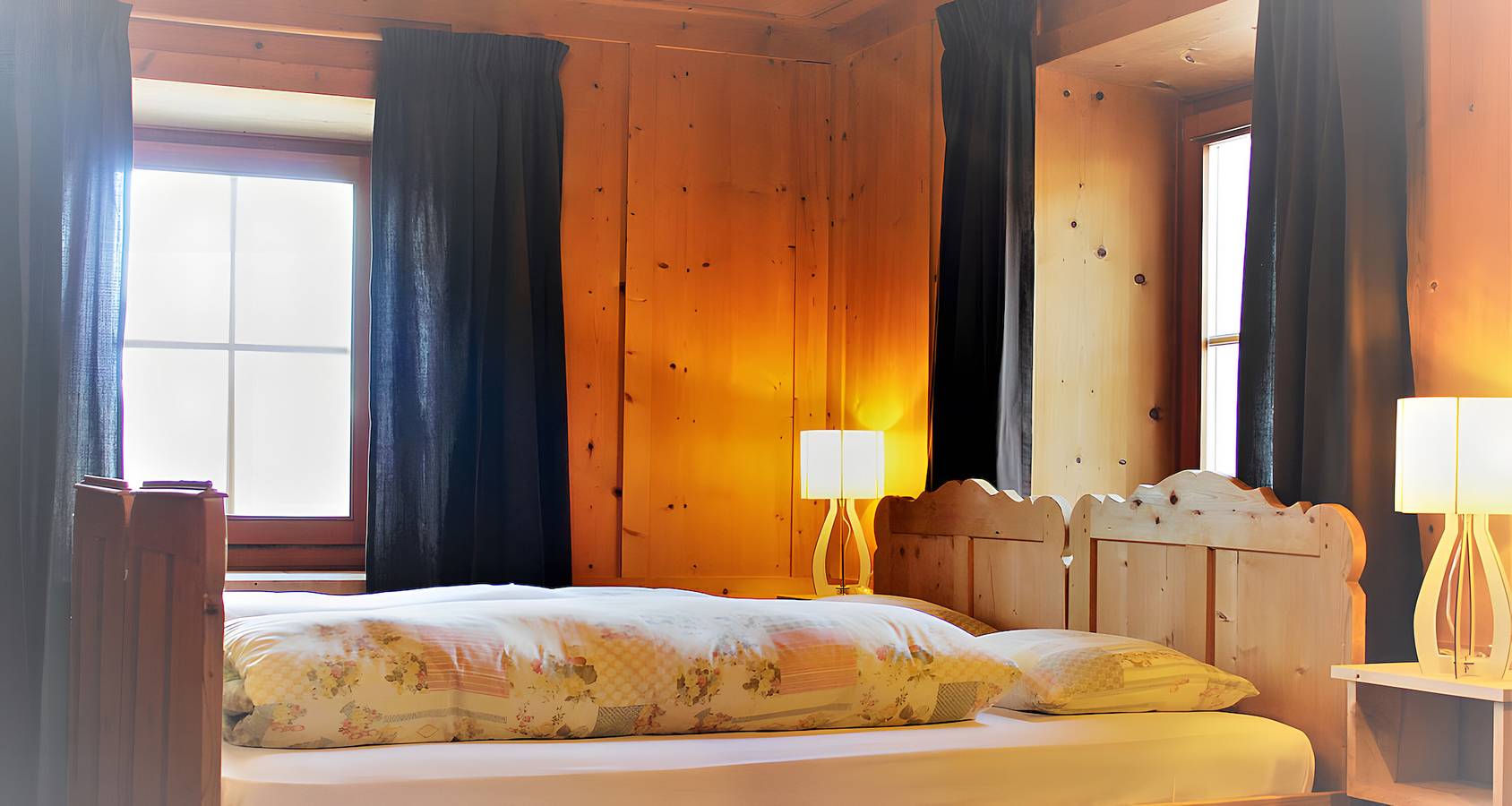 Entire apartment, Apartment 'Ciablun Sas Dla Crusc' with Mountain View, Shared Terrace and Wi-Fi in La Val, Dolomiti Superski