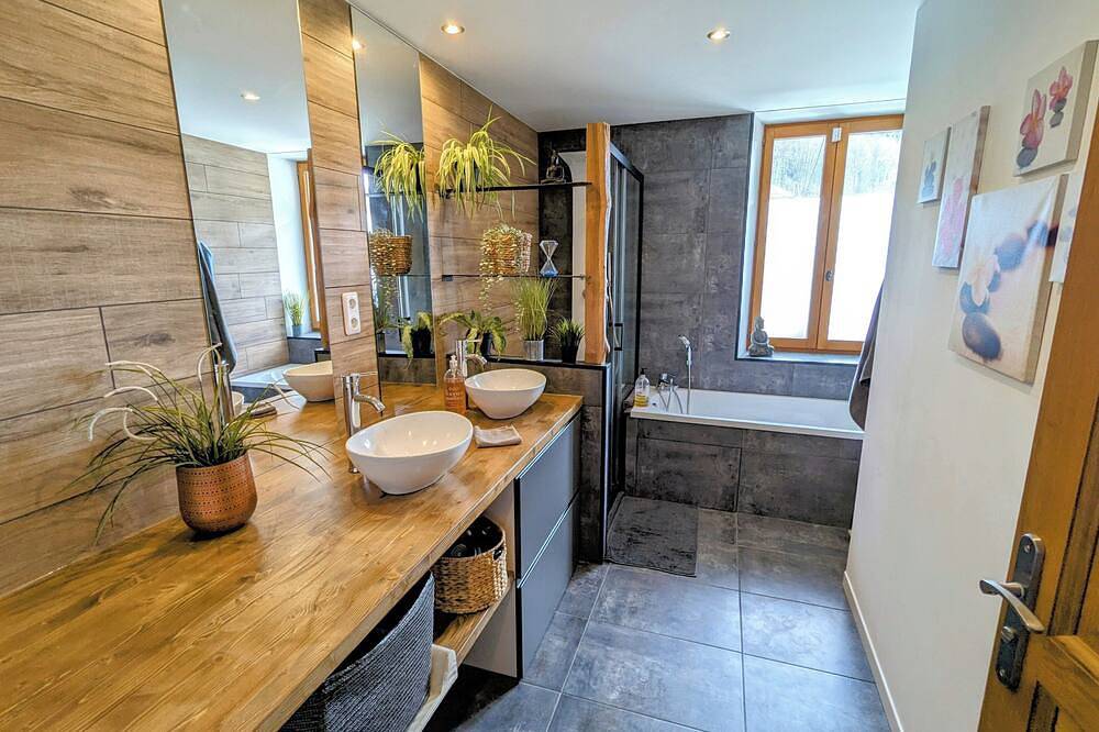 La Villa Fontaine: Heated Pool, Home Cinema & Sauna in the Heart of Belledonne in Saint-Martin-d'Uriage, Nationalpark Écrins