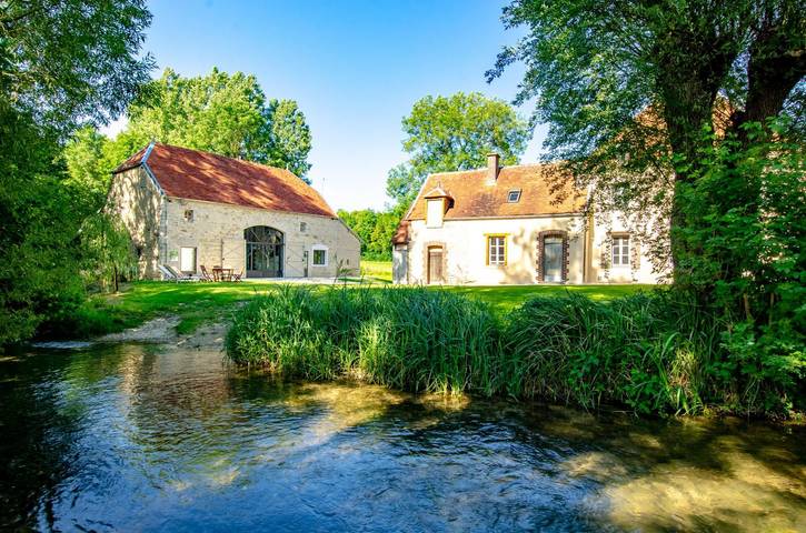 Gîte pour 5 personnes, avec Terrasse et Jardin à Jully-sur-Sarce