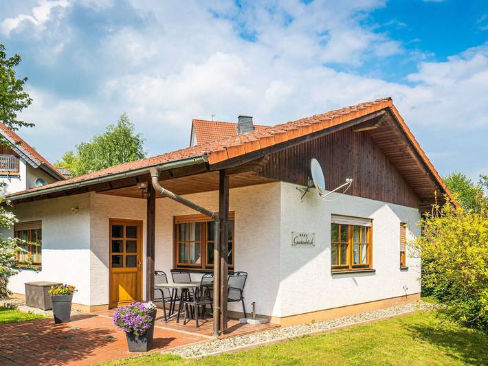 Ferienwohnung für 4 Personen, mit Terrasse und Garten in Waldeck