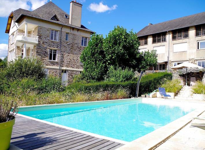 Casa de huéspedes para 14 personas, con piscina además de vistas y jardín - 1