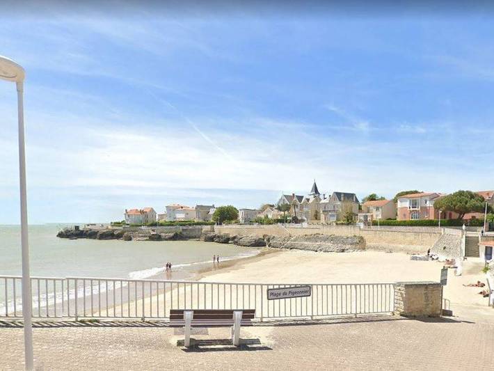 Location de vacances pour 8 personnes, avec terrasse ainsi que jardin et vue dans Plage du Pigeonnier