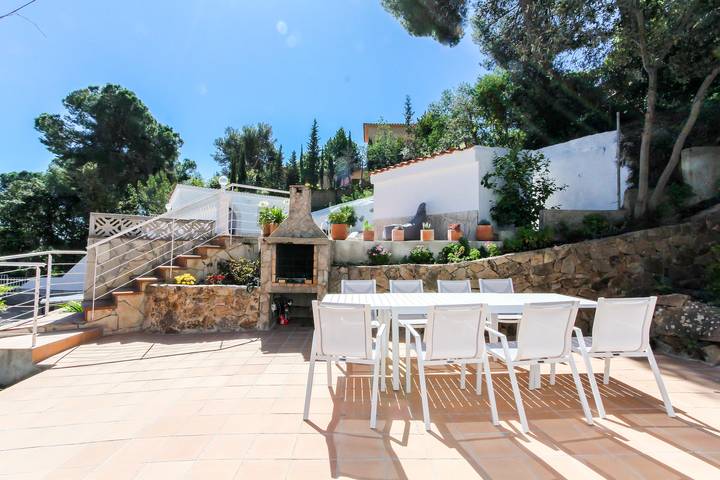 Casa rural para 8 personas, con terraza y jardín, Se admiten mascotas en Canyelles - 2
