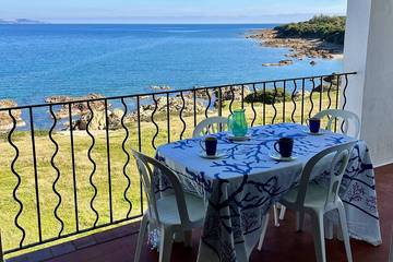 Gîte pour 2 personnes, avec piscine ainsi que jardin et balcon à Calcatoggio
